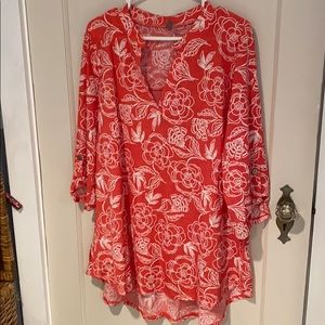 Honeyme XL floral v-neck